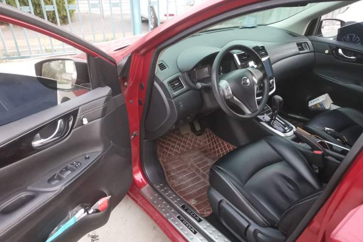 Used Nissan Tiida 2016 1.6L CVT Cool Dynamic Edition
