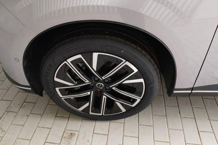 Used Volvo XC70 Plug-in Hybrid 2026 Model Four-Wheel Drive Long-Range Plus Left Front Wheel Hub