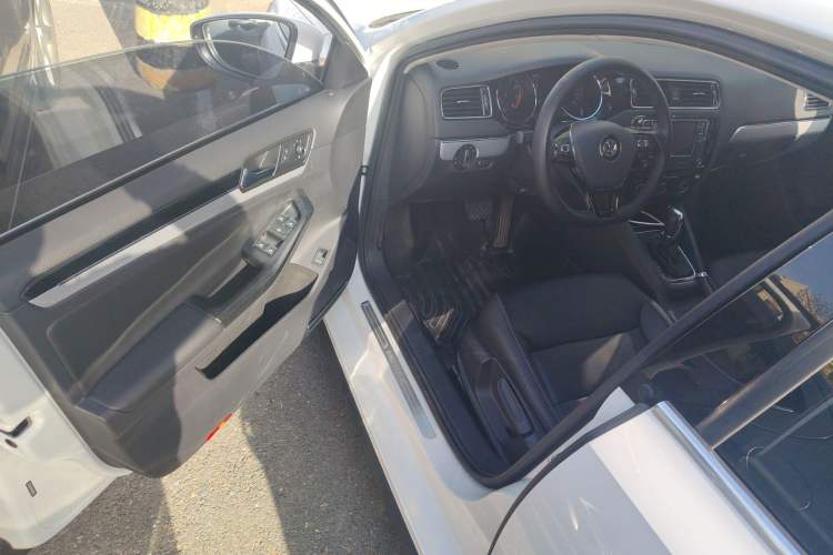 Used Volkswagen Sagitar 2018 1.6L Automatic Comfort Model
