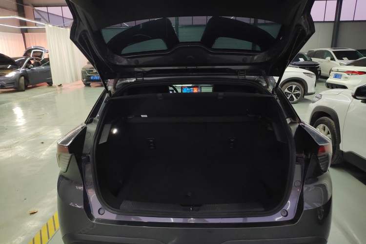 Used MG 4 EV 2023 415 km Range Sea-Faring Champion Edition Trunk