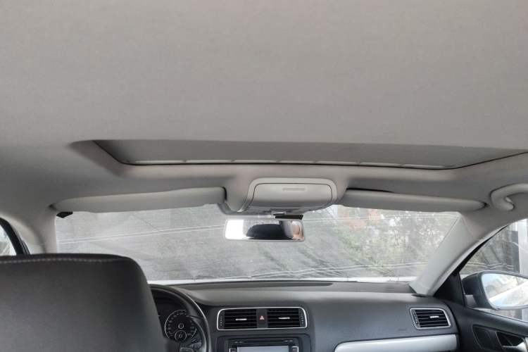 Used Volkswagen Sagitar 2014 1.4TSI Automatic Luxury Model Headliner