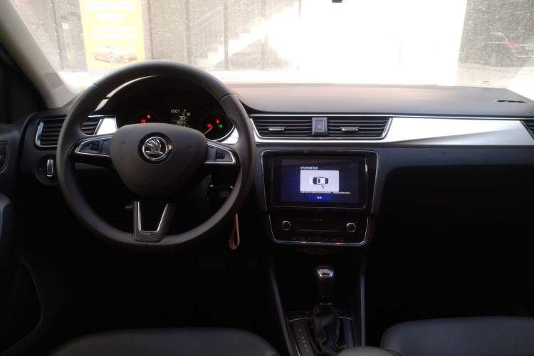 Used Skoda Rapid 2022 1.5L Automatic Comfort Edition
