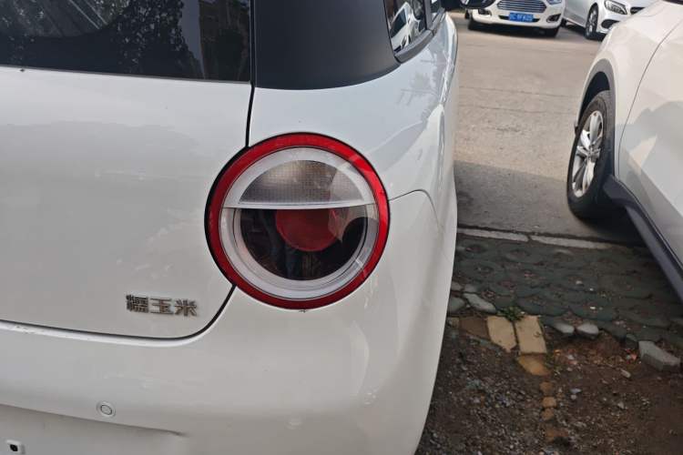 Used CHANGAN NEVO Lumin 2026 Model Treasure Edition 205km Passionate Beige Ningde Right Rear Taillight