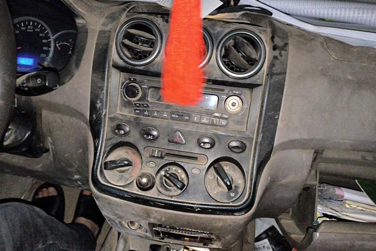 Used Wuling Hongguang 2010 1.4L Standard Version Audio And AC Panel