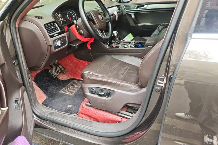 Used Volkswagen Touareg 2017 3.0 TSI Touareg Model Left Front Seat