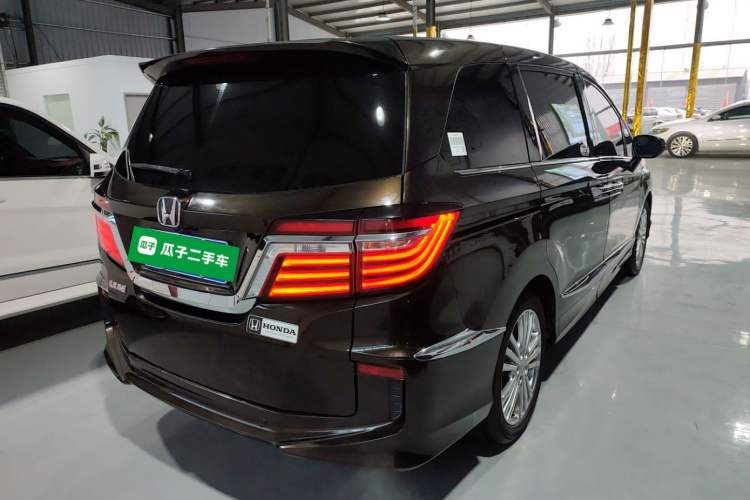 Used Honda Elysion 2016 2.4L Luxury Edition
