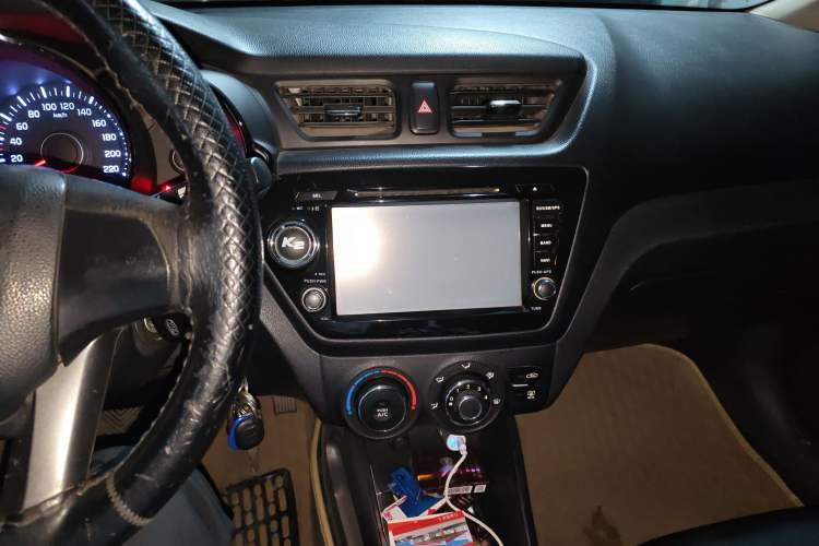 Used Kia K2 2012 Sedan 1.4L MT GLS Commemorative Edition