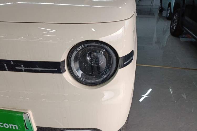 Used Geely Galaxy Panda 2025 210 km – Yuanqi Bear Left Front Headlight