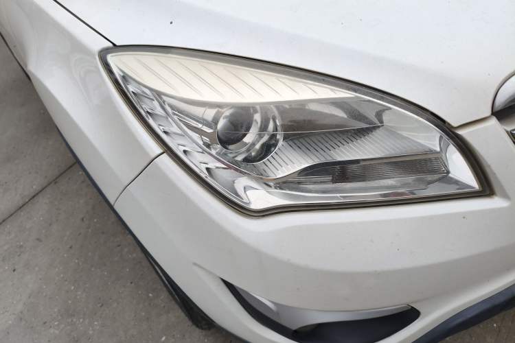 Used CHANGAN CS35 2015 1.6L Automatic Luxury Model China V Standard Right Front Headlight
