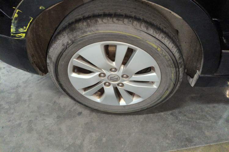 Used Suzuki S-Cross 2014 1.6L Manual Two-Wheel Drive Entry Model Right Rear Wheel Hub