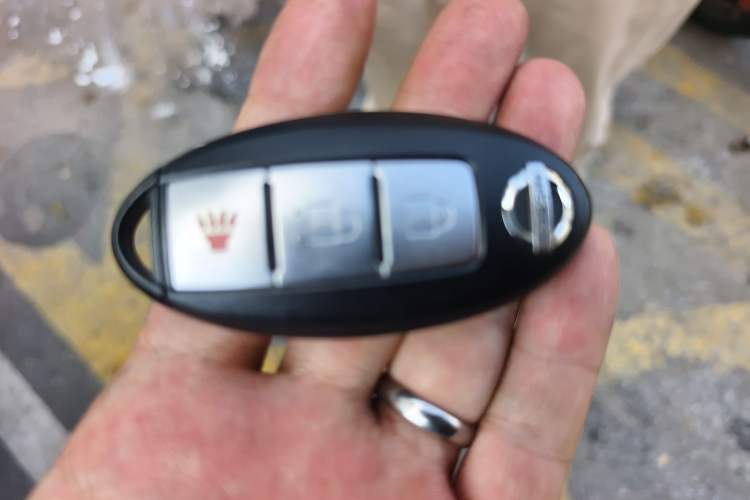 Used Nissan Tiida 2014 1.6L CVT Smart Model
