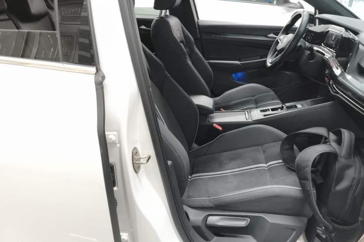 Used Volkswagen Golf 2023 Facelift 280TSI DSG R-Line Lite Right Front Seat
