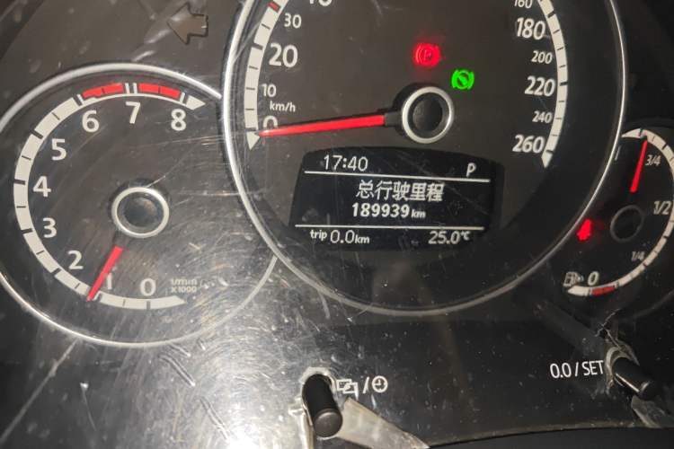 Used Volkswagen Beetle 2013 1.2TSI Comfort Model Odometer Close Up