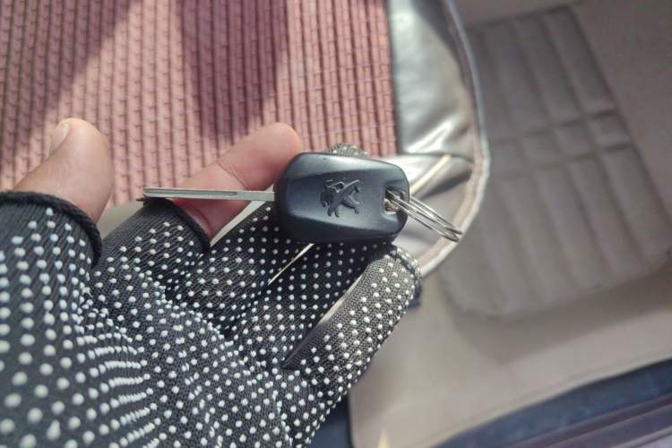 Used Peugeot 301 2014 1.6L Manual Comfort Edition