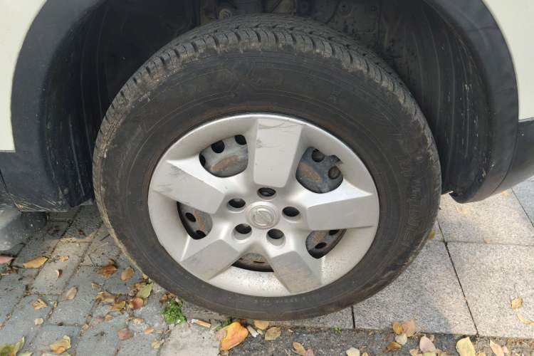 Used Nissan Qashqai 2011 1.6XE Wind 5MT 2WD Right Front Wheel Hub