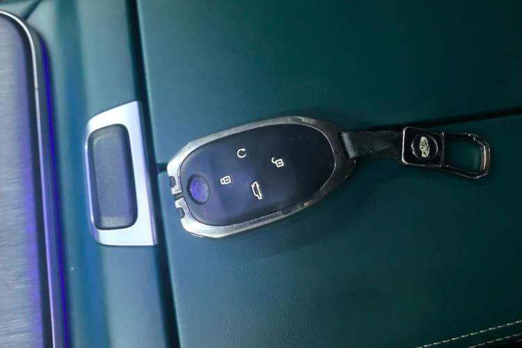 Used GAC Trumpchi GS8 2022 Flagship Series 2.0 TGDI Two-Wheel-Drive Prestige Edition (6-seater) Vehicle Key