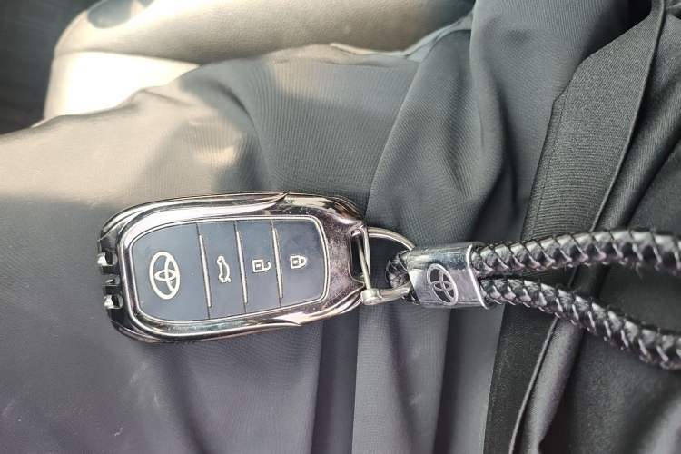 Used Toyota Camry 2019 2.5G Luxury Edition China VI Standard Vehicle Key