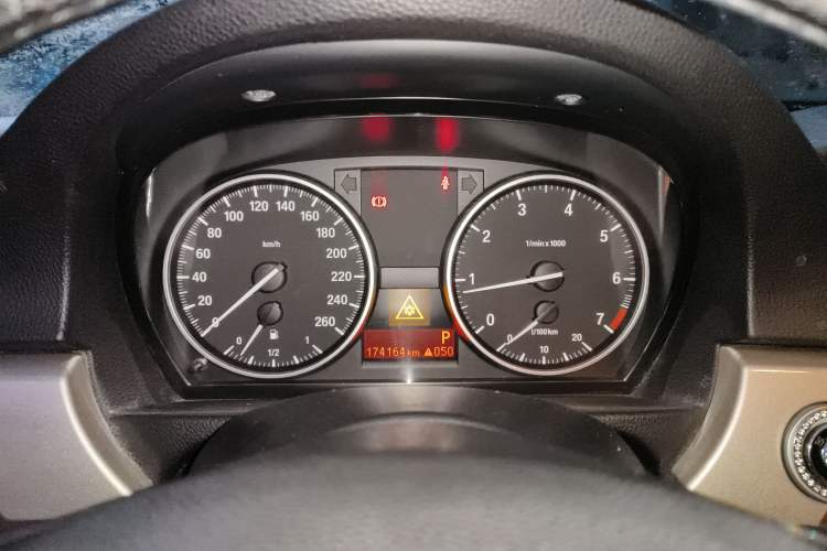 Used BMW 3 Series 2010 320i Luxury Model