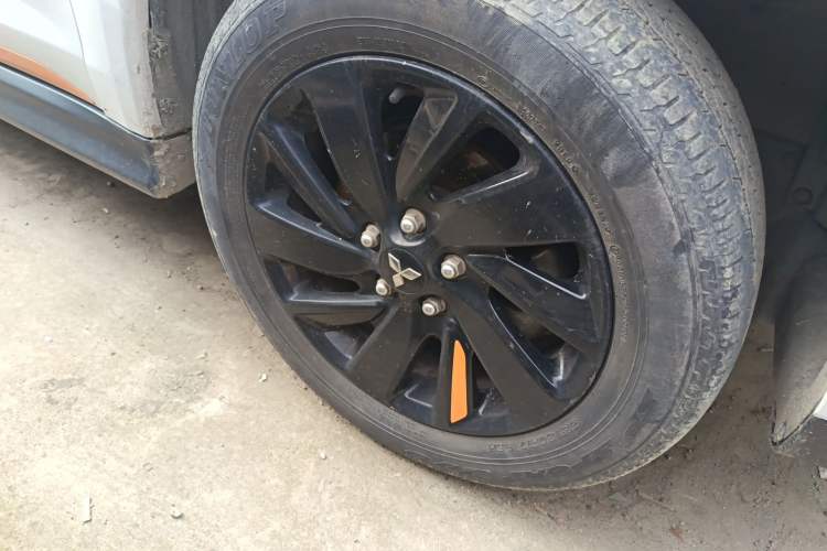 Used Mitsubishi ASX 2018 2.0L CVT Two-Wheel Drive Smart Orange Edition Right Front Wheel Hub