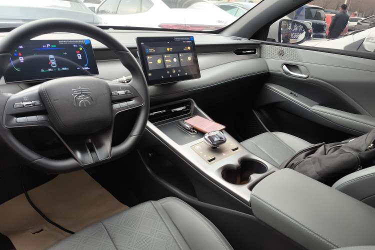 Used BYD Qin PLUS 2025 DM-i Smart Drive 55KM Leading Model
