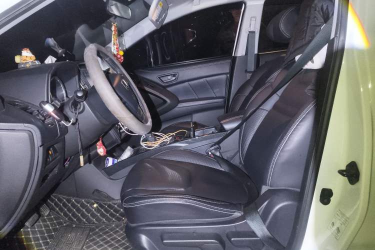 Used Luxgen U6 SUV 2017 Revised Version 1.6T Fashion Edition Left Front Seat