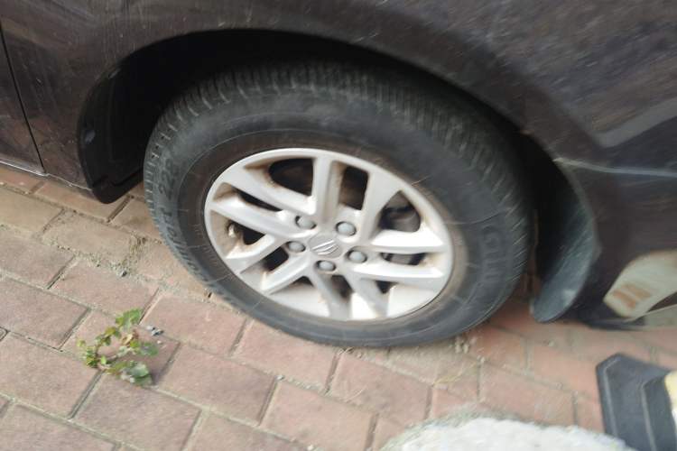 Used Geely Auto Emgrand 2017 Sedan Million Edition 1.5L Manual Luxury Model
