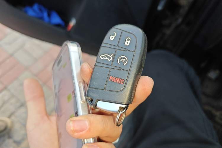 Used Dodge Journey 2013 2.4L Two-Wheel Drive Luxury Version