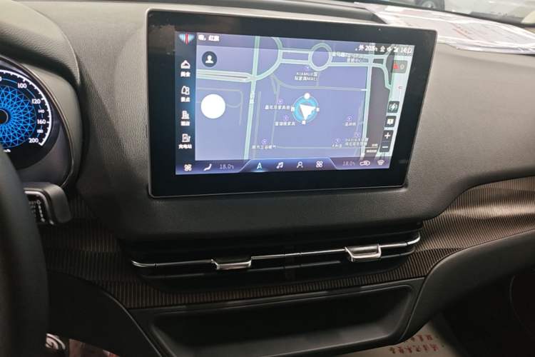 Used Hongqi E-QM5 2022 431 km Charge & Enjoy Edition Audio And AC Panel