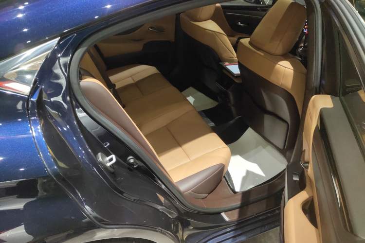 Used Lexus ES 2020 200 Excellence Edition