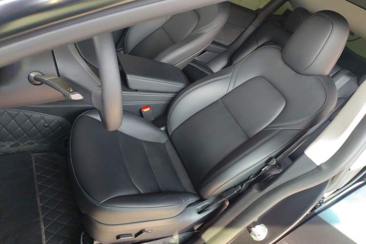 Used Tesla Model Y 2024 Rear-Wheel-Drive Version Left Front Seat