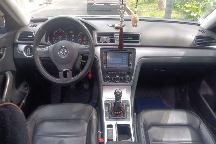 Used Volkswagen Passat 2013 1.4TSI Manual Prestige Edition Center Console