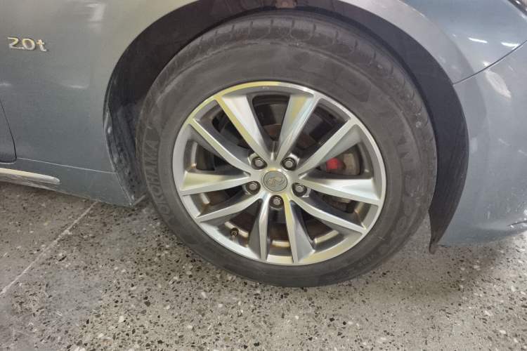 Used Infiniti Q50L 2015 2.0T Enjoyment Edition Right Front Wheel Hub