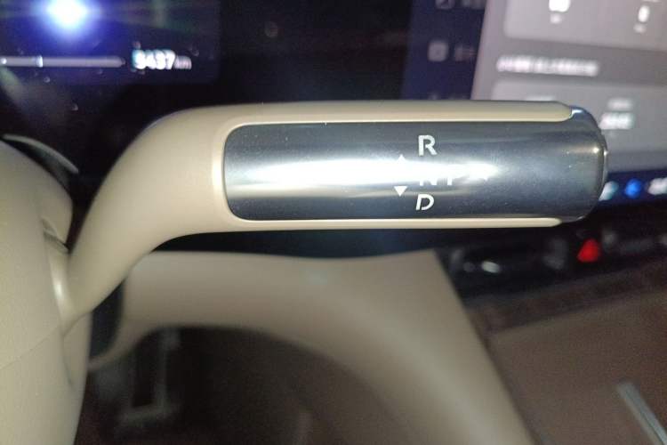 Used Hima AITO M8 2025 Model, Pure Electric Max+ Six-Seat Long-Range Version Gear Lever