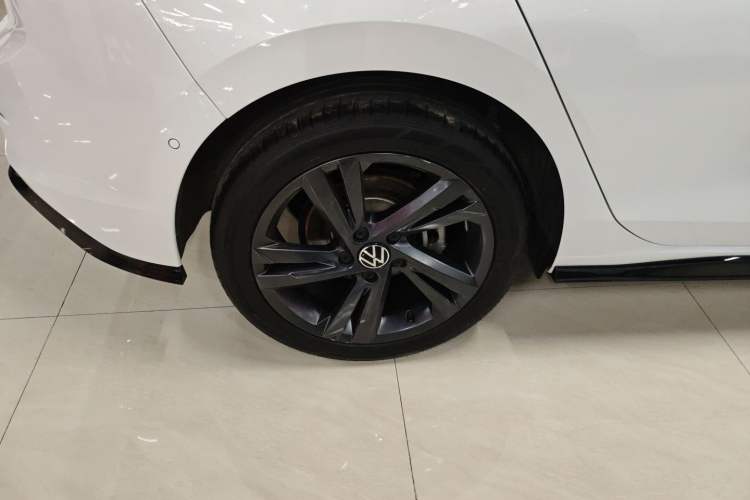 Used Volkswagen Golf 2023 Facelift 280TSI DSG R-Line Exterior 5