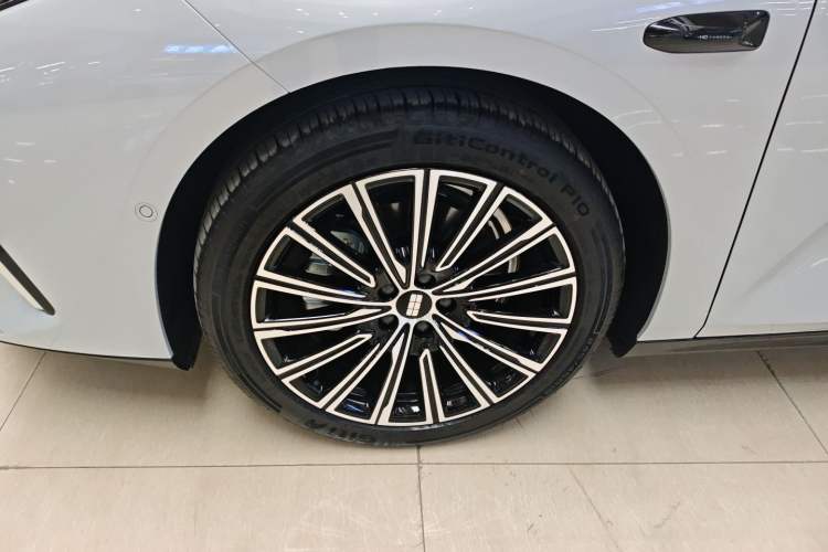 Used Geely Galaxy Galaxy 8 2025 130km EM-i Flagship Edition
