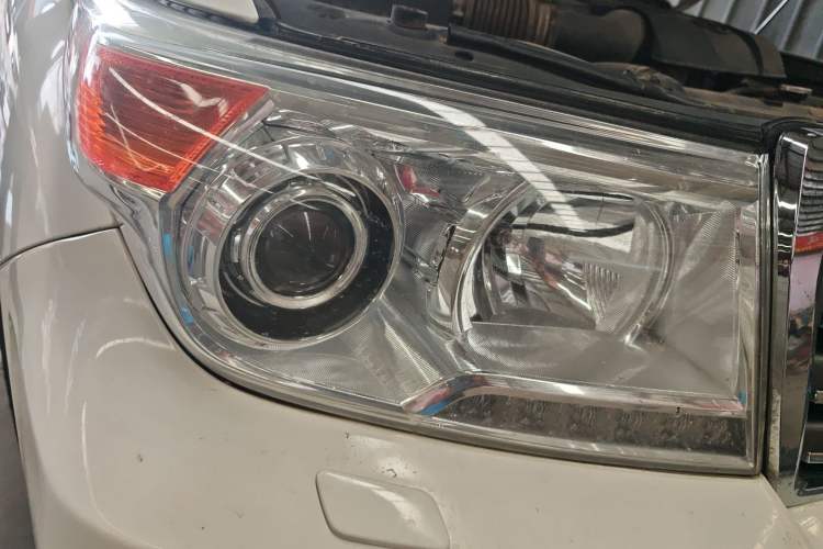 Used Toyota Land Cruiser 2012 4.0L Automatic VX Right Front Headlight