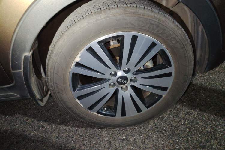 Used Kia Sportage R 2016 2.0L Automatic Two-Wheel Drive DLX Right Front Wheel Hub