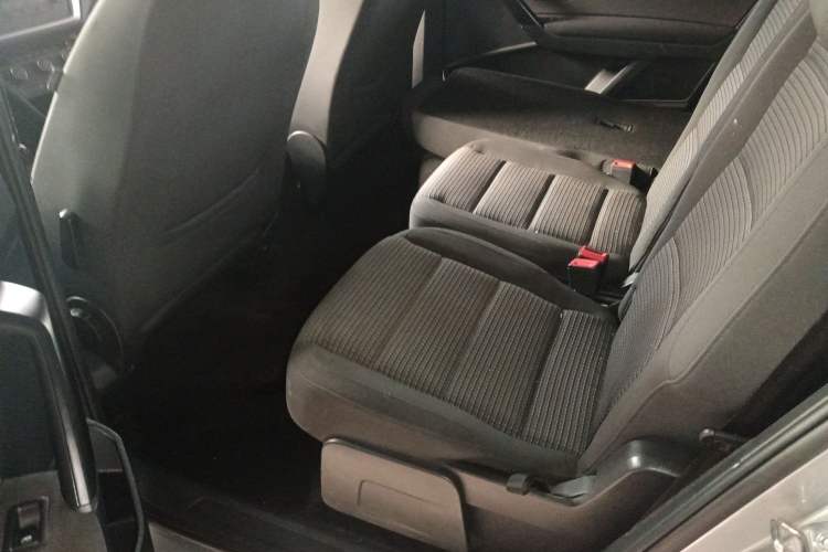 Used Volkswagen Touran 2016 Touran L 280TSI DSG Style Edition
