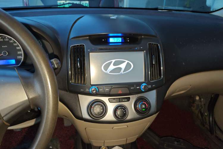 Used Hyundai Celesta 2015 1.6L Manual Comfort Model

