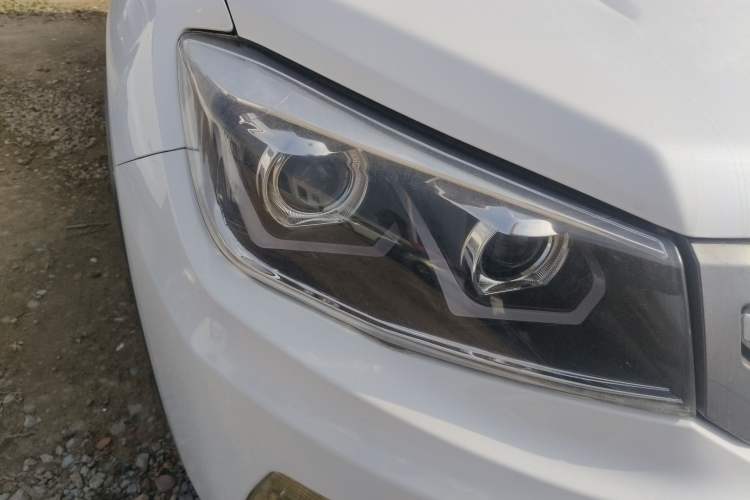 Used CHANGAN CS75 2014 1.8T Automatic Elite Model China IV Standard Right Front Headlight