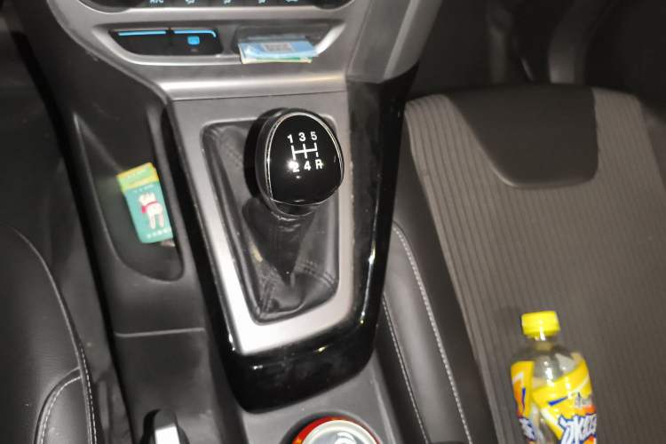 Used Ford Focus 2012 Hatchback 1.6L Manual Fashion Edition Gear Lever