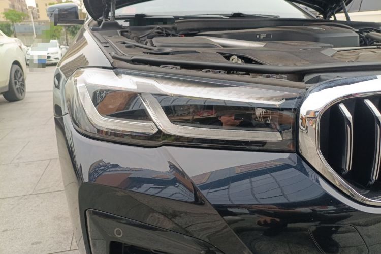 Used BMW 5 Series 2021 530Li Luxury Edition M Sport Package Right Front Headlight