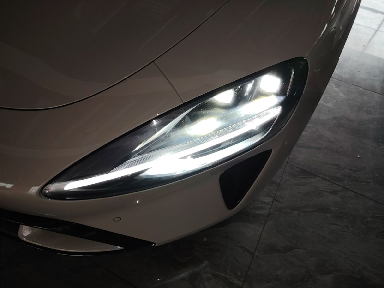 Xiaomi Auto SU7 2024 Rear-Drive Long-Range Intelligent Driving Version — снимка 8