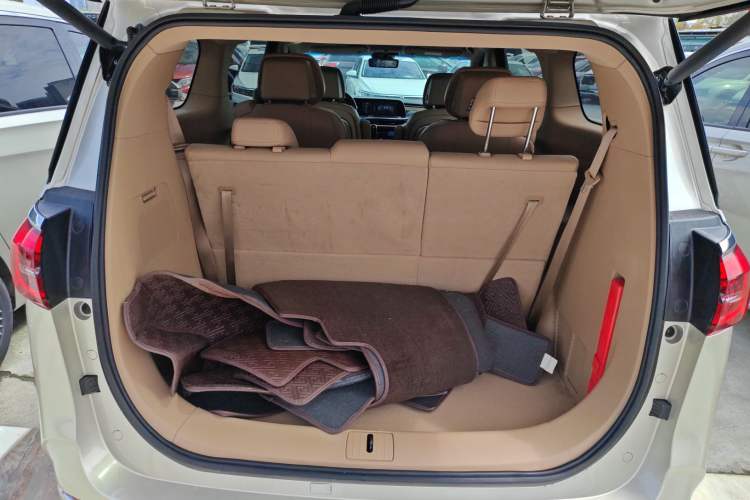 Used Buick GL8 2021 ES Landtrek 653T Luxury Model Trunk