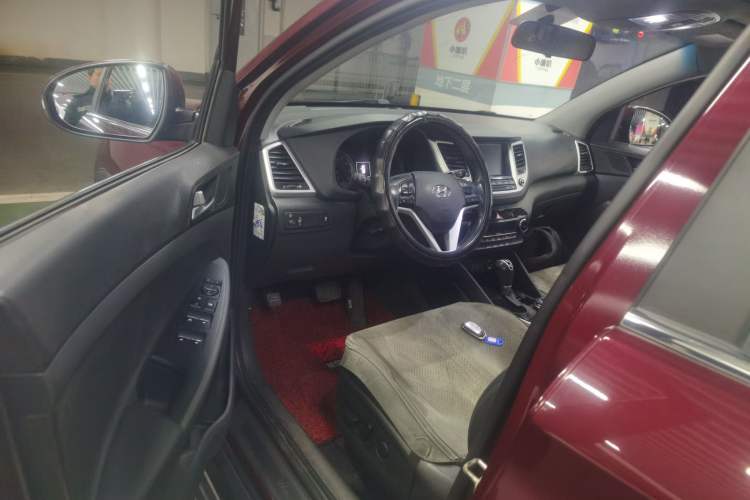 Used Hyundai Tucson 2018 1.6T Dual-Clutch Two-Wheel Drive 15th Anniversary Special Edition
