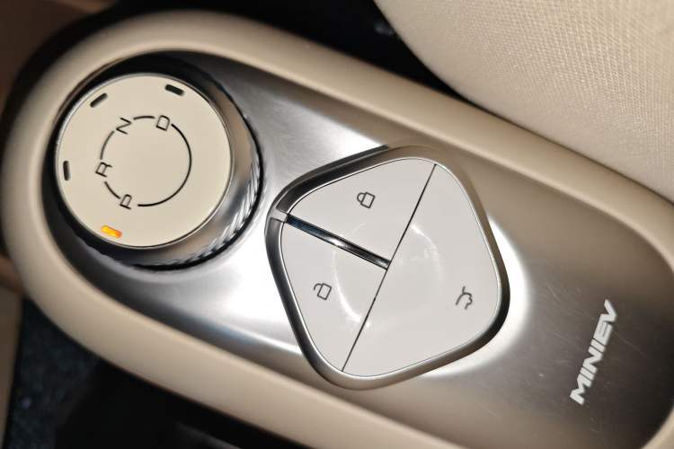 Used Wuling Hongguang MINIEV 2025 Four-Door Version Premium Edition
