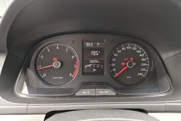 Used Volkswagen Lavida 2013 Revised Classic 1.6L Automatic Fashion Edition