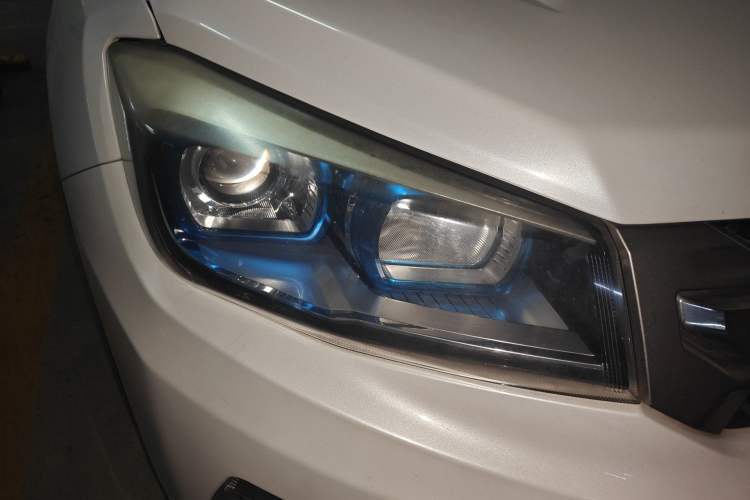 Used CHANGAN CS75 2016 2.0L Manual Luxury Version China V Standard Right Front Headlight