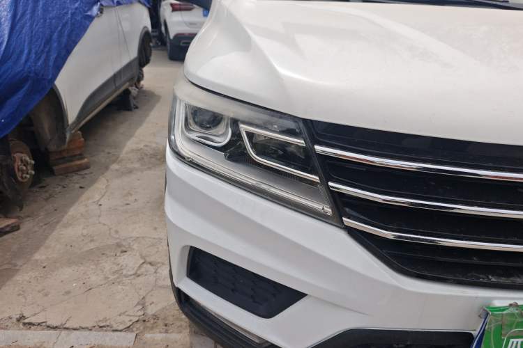 Used SWM X3 2017 1.6L Manual Fashion Model
