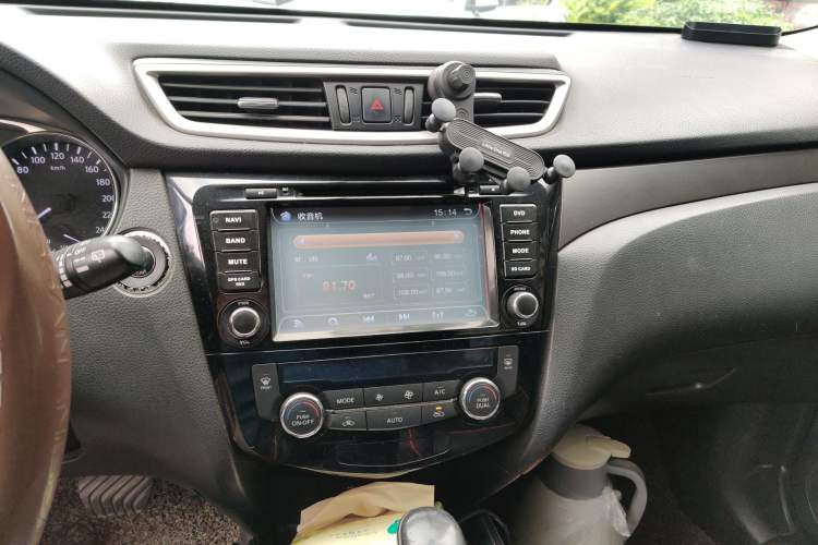 Used Nissan X-Trail 2014 2.0L CVT Comfort Edition 2WD Audio And AC Panel